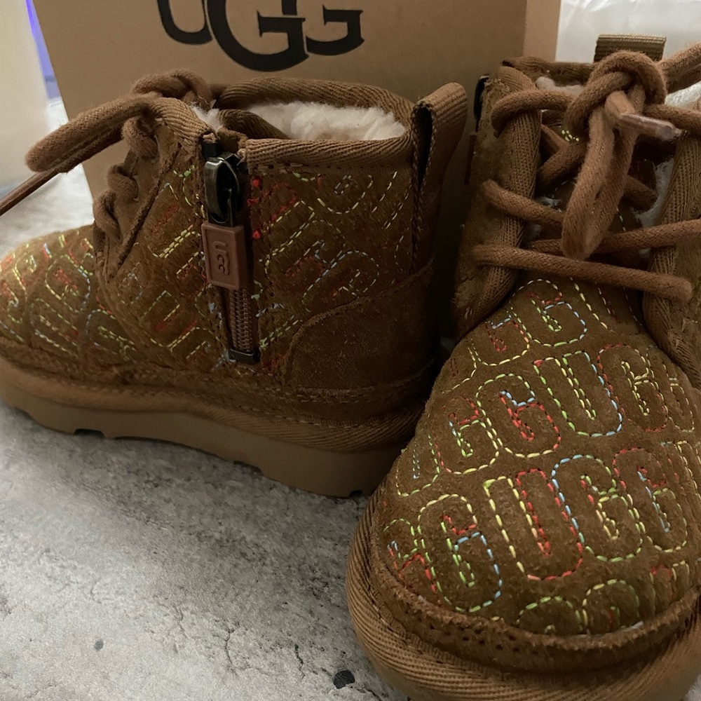 Uggs, toddler size 8, wheat 🌾 color, worn 3 times. Like new, with box.